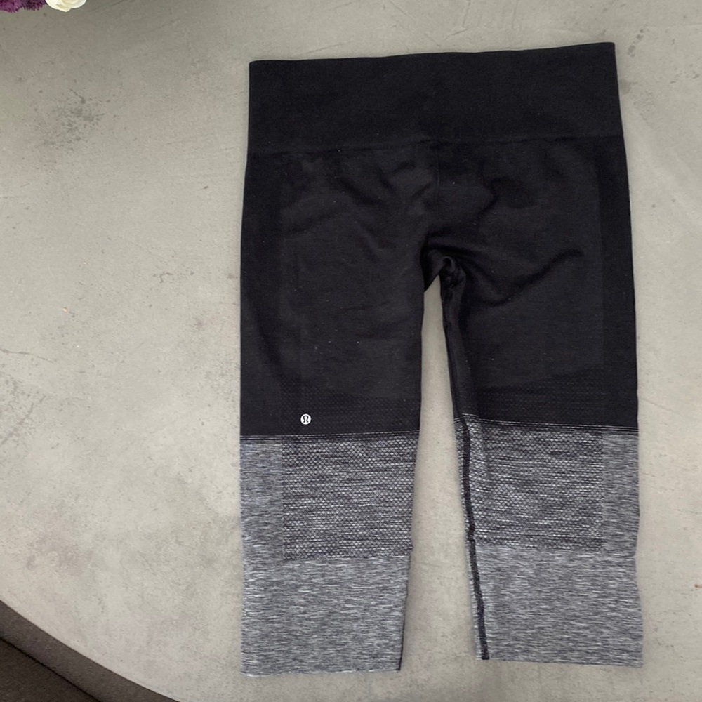 Lululemon calf length seamless leggings